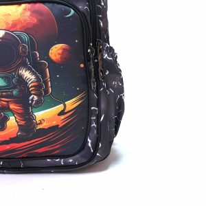 کوله فضانورد ۱۳۶۶ نما نزدیک