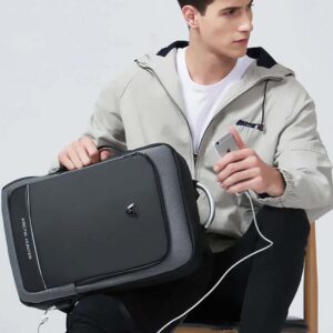 Arctic Hunter B00227